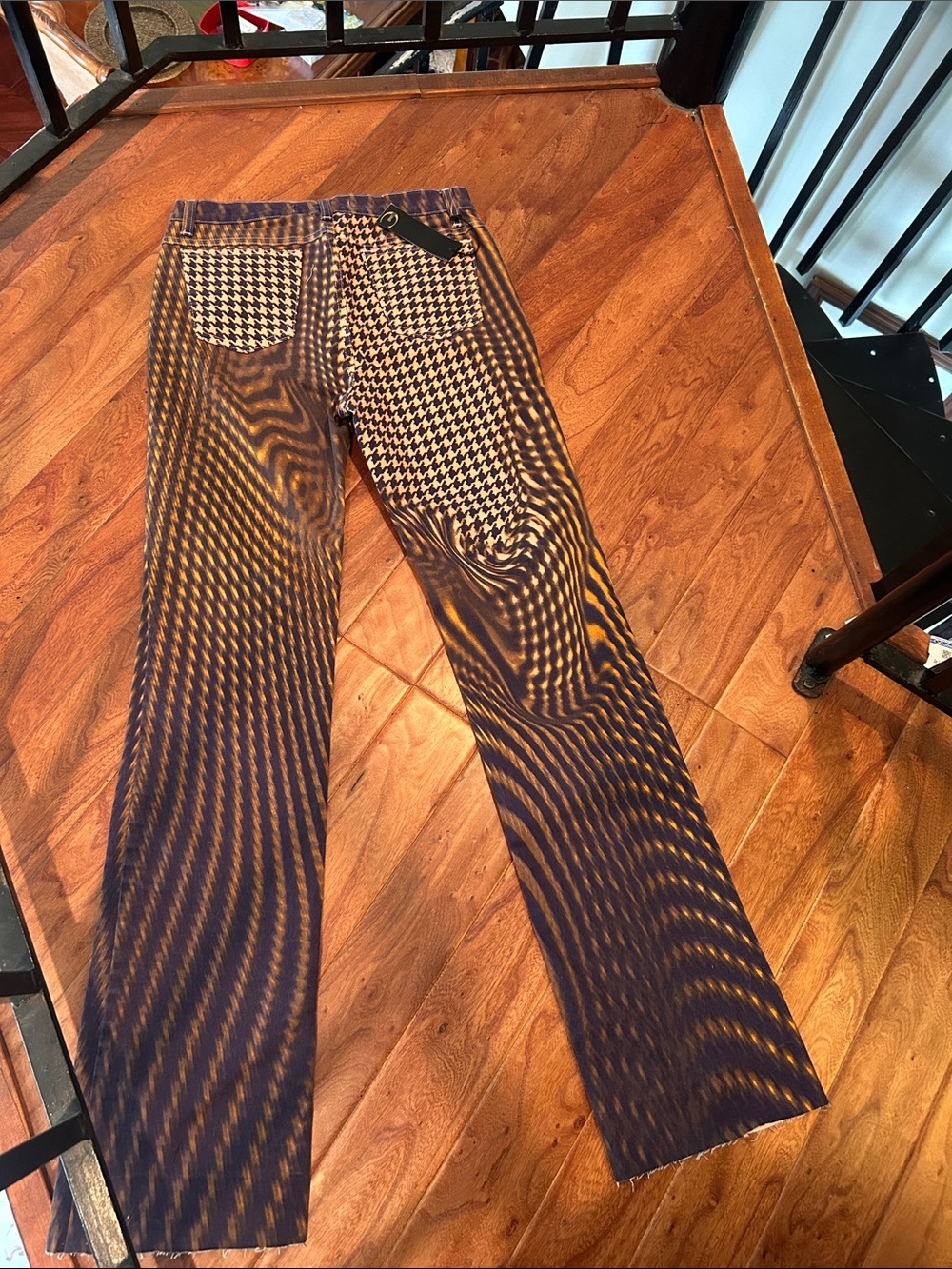 NWT Just Cavalli Neon
Psychedelic Pants Size 29 - Picture 10 of 11